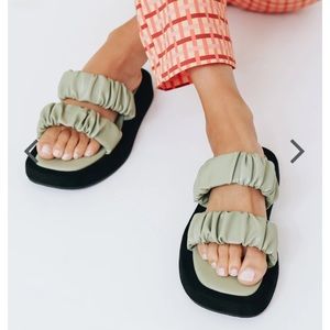 Verge Girl Mint / Sage Sandals